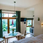 Apartment Bergwaldsee Velden am Woerthersee